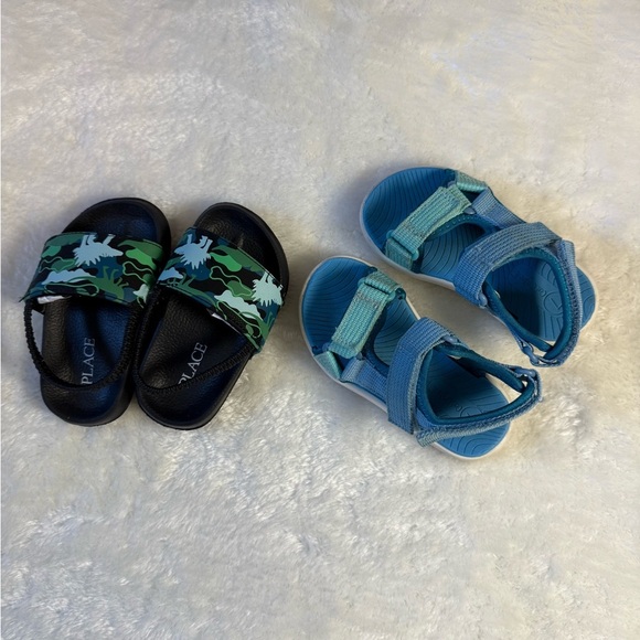 The Children's Place , Cat & Jack Blue and Black Toddler Sandals Lot Size 6 & 7 - Picture 1 of 5
